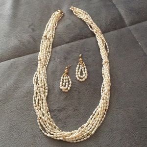 Pearl necklace/earrings set